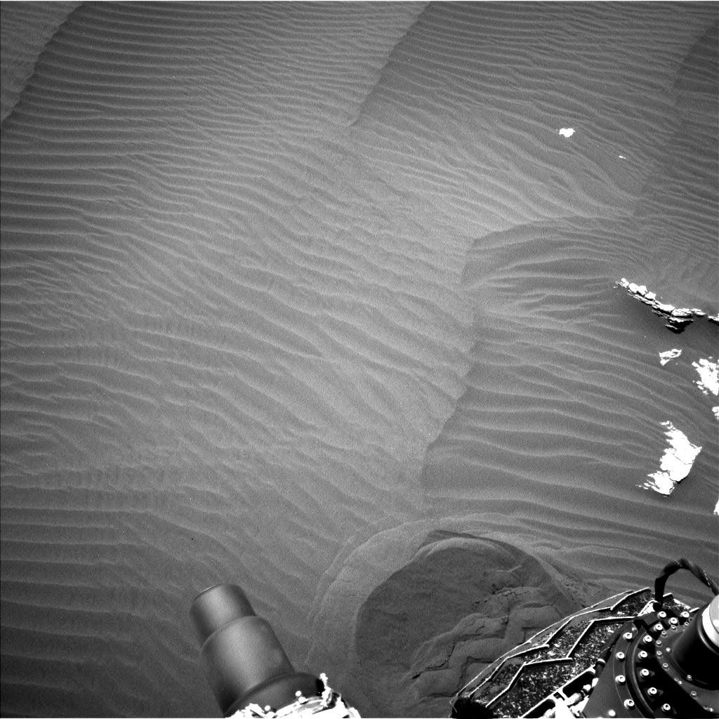 Марсоход Curiosity прислал фотографии мистических волн Красной планеты