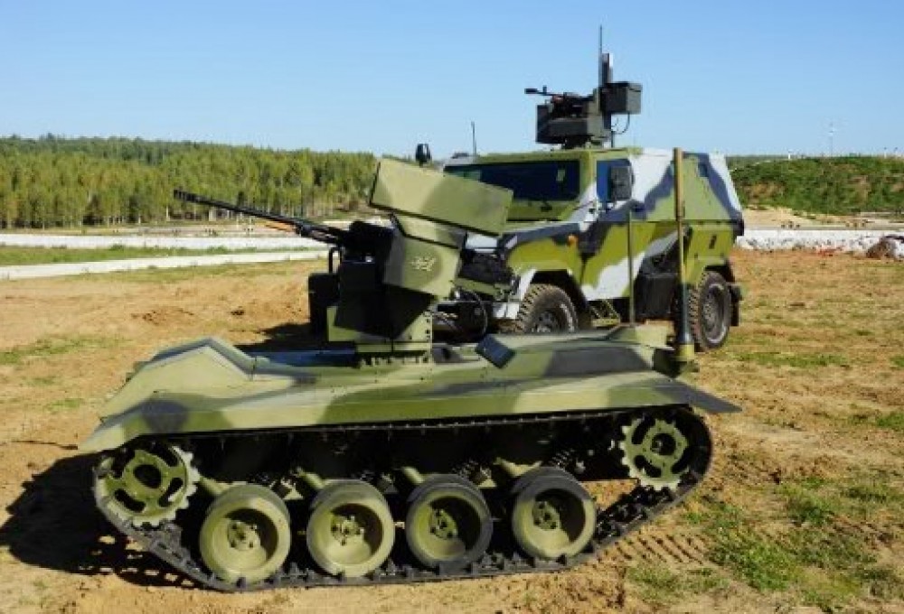 Роботы и квадрокоптеры, управляемые силой мысли, – будущее оружие России