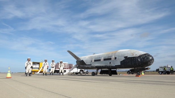 Мини-шаттл ВВС США уйдет на орбиту в четверг