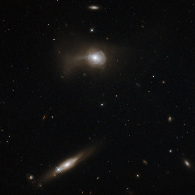 Деформированные галактики - аномалия или обычное явление?