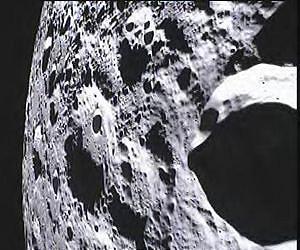 Новое фото лунной поверхности от GRAIL