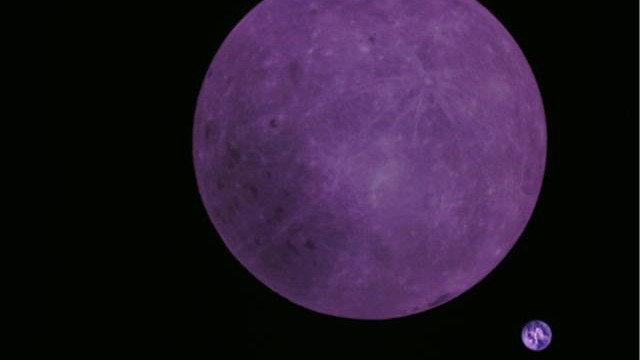 Китайский спутник сделал потрясающее лунно-земное фото