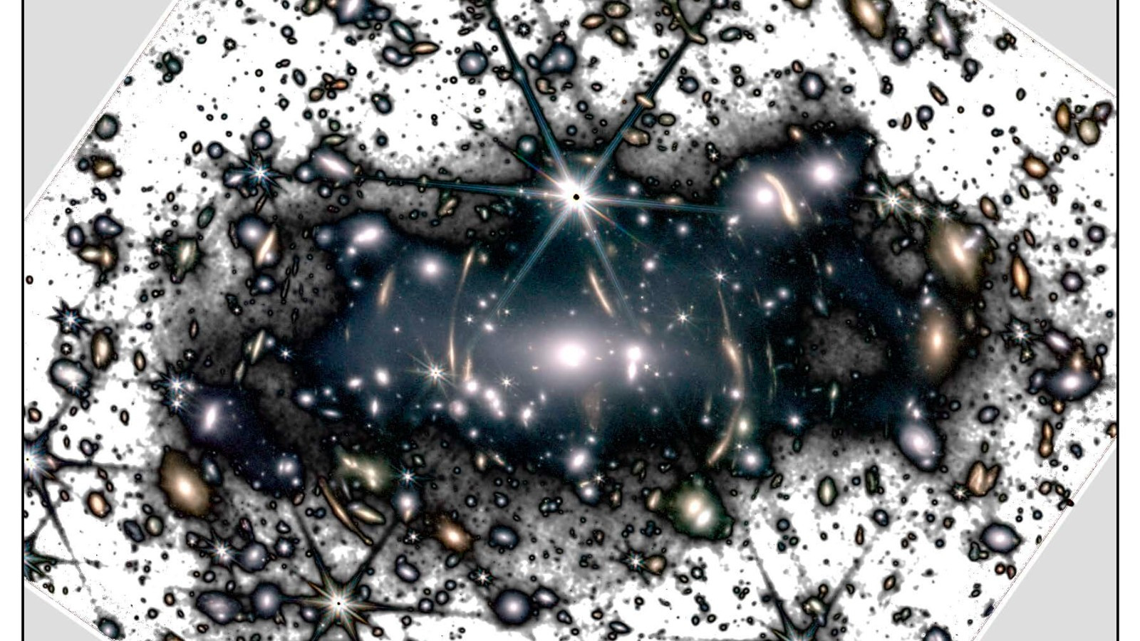 Телескоп Джеймса Уэбба дает беспрецедентное изображение призрачного света в скоплениях галактик