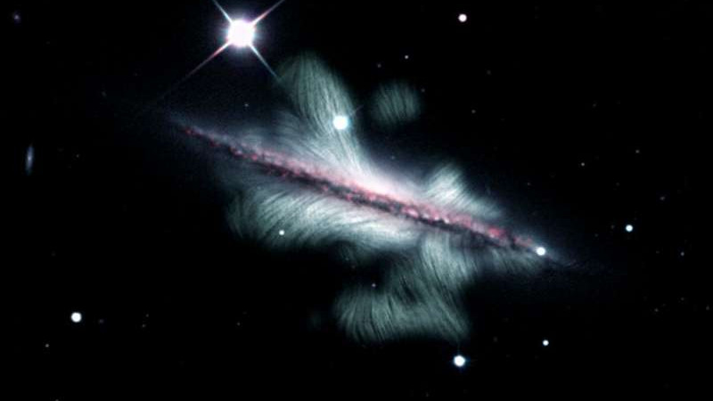 В галактике NGC 4217 открыты новые космические структуры магнитного поля