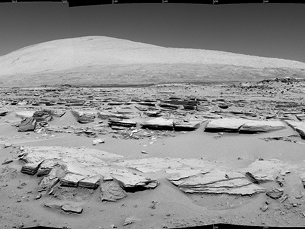 Curiosity прошел мимо марсианской скалы Junda