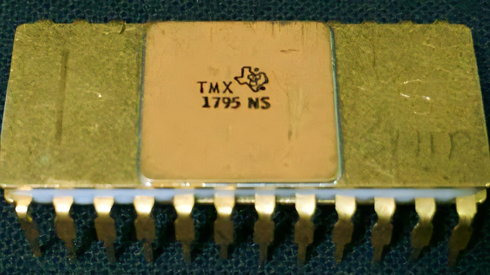 Первый в истории микропроцессор Texas Instruments TMX 1795. Создан 50 лет назад, 24 февраля 1971 года.