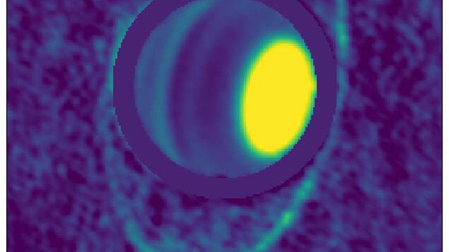 Астрономы увидели теплое свечение колец Урана