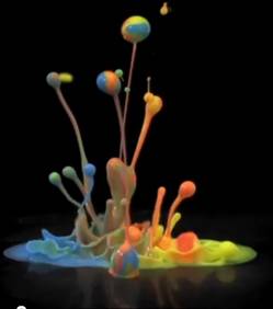Биохимику удалось создать невероятные скульптуры из звука и краски
