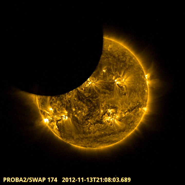 Полное солнечное затмение: «наблюдения» микроспутника Proba-2 