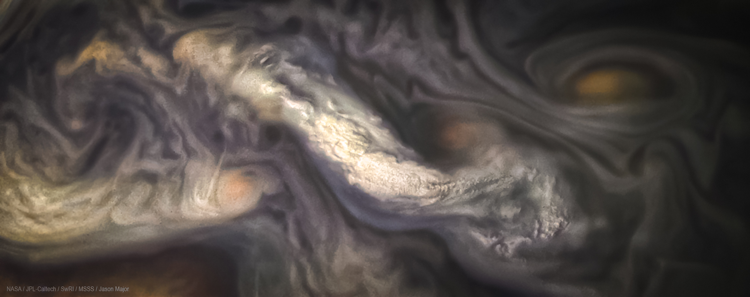Облака Юпитера похожи на полотенце