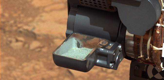 Последние новости от Curiosity: первые образцы из «марсианских глубин»