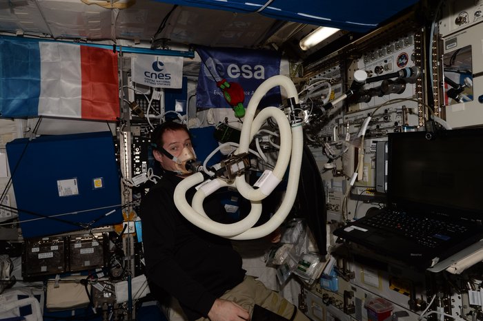 На МКС проходит эксперимент по расходу энергии космонавтами