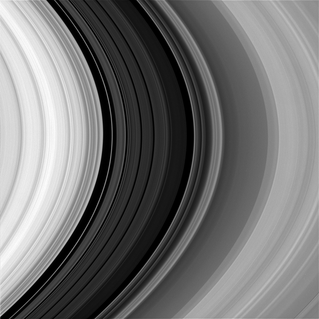 Цвет колец Сатурна может рассказать о их составе