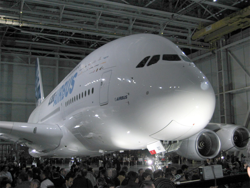 Авиакомпания Malaysia Airlines требует поставить в срок заказанные А380 