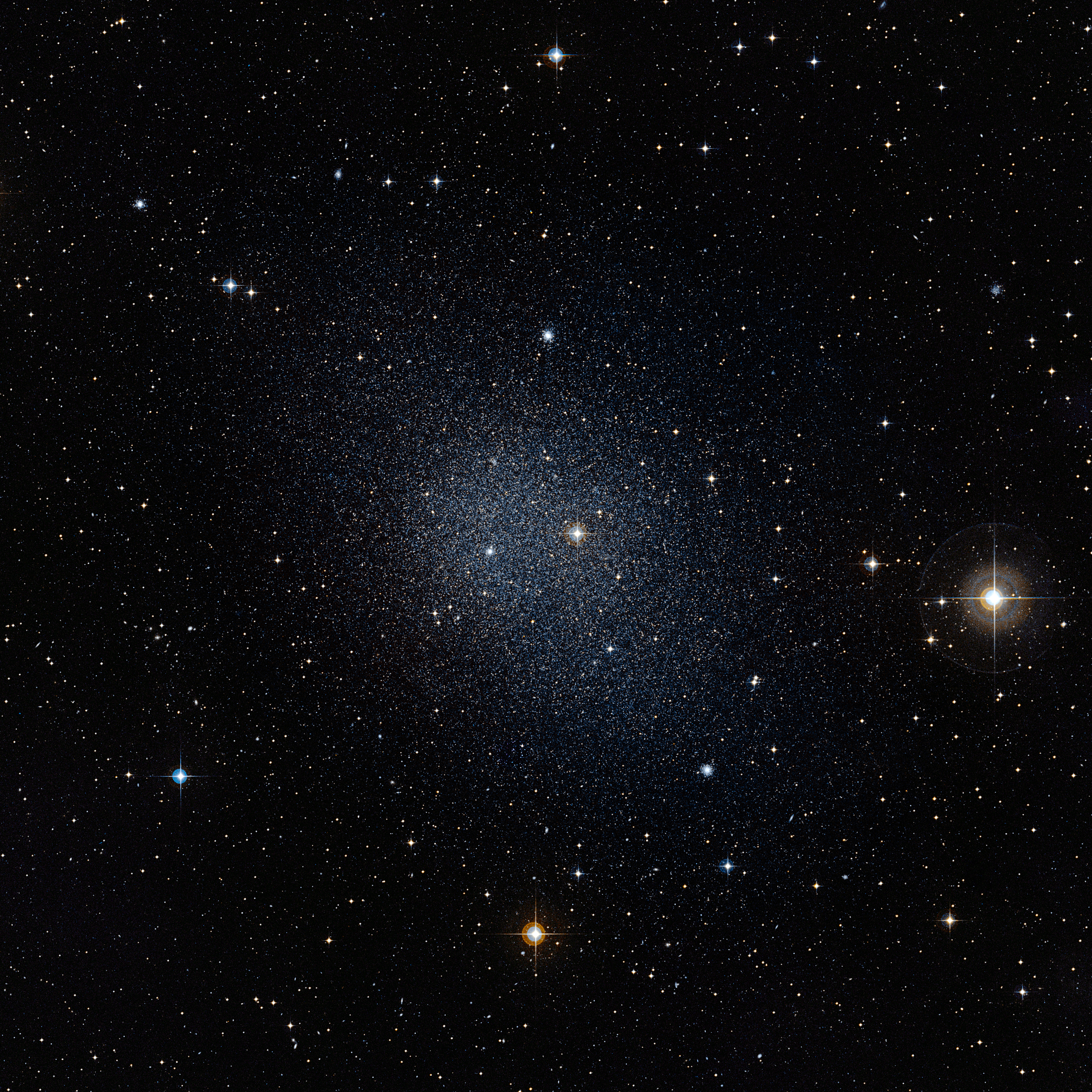 Гамма-телескоп Ферми фиксирует темную материю в карликовых галактиках