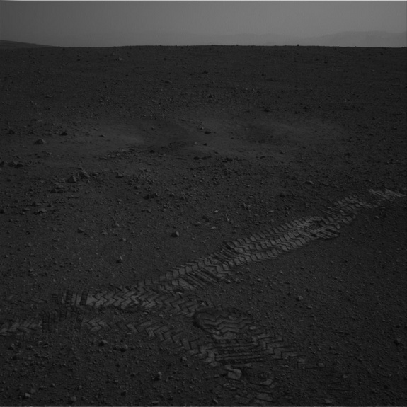 Марсоход  Curiosity совершил первую поездку 
