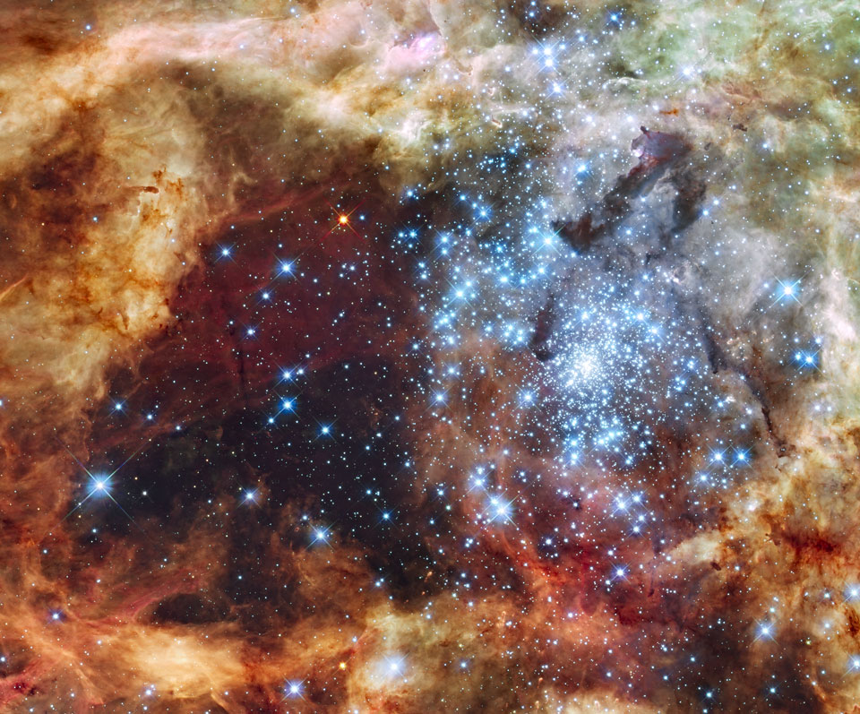 Кадр Дня: Звездное скопление R136 взрывается яркими красками