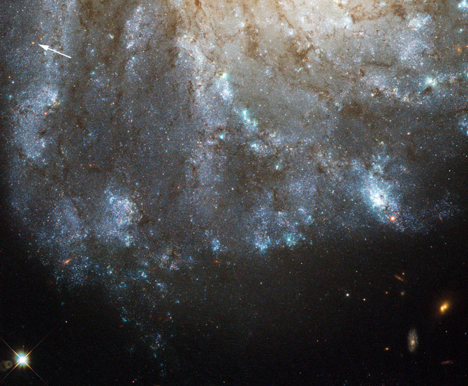 Хаббл заметил яркую искорку в соседней галактике