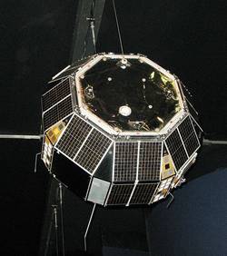 Инженеры пытаются установить контакт со спутником,  потерянным на орбите 15 лет назад