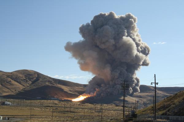 NASA и ATK Aerospace Systems провели успешные испытания нового ракетного двигателя
