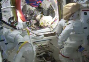 NASA отправит на борт МКС материалы для ремонта шлема
