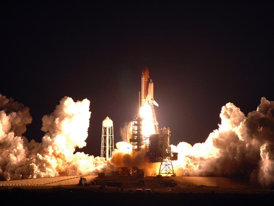 Семеро астронавтов миссии STS-123 на борту шатла Endeavour отправились на орбиту
