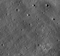 LRO видит следы скатившихся камней на Луне
