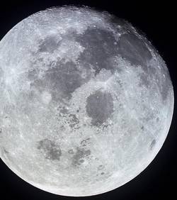Возможно, Луна моложе, чем предполагалось ранее