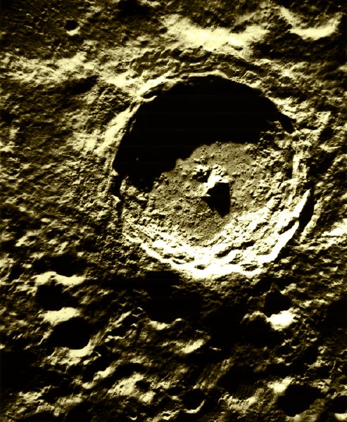 Обнаружена вулканическая активность в лунном кратере Тихо
