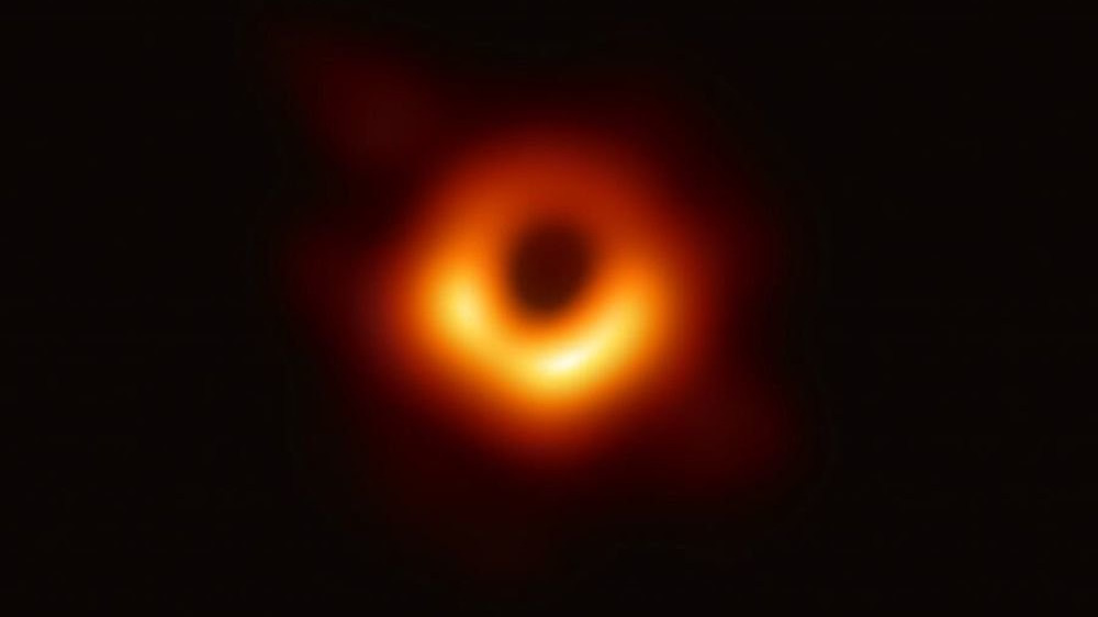 Не все теории могут объяснить черную дыру M87*