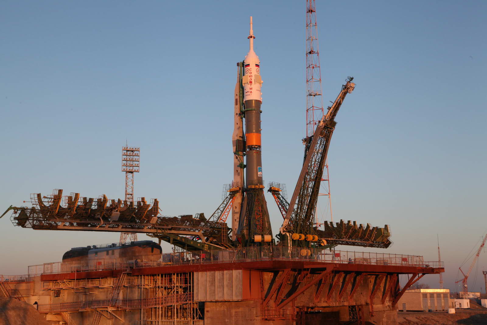 Завтра "Союз ТМА-07М" стыкуется с МКС
