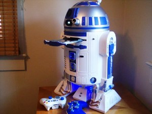 Дизайнер превратил робота R2-D2 в проектор для Xbox360
