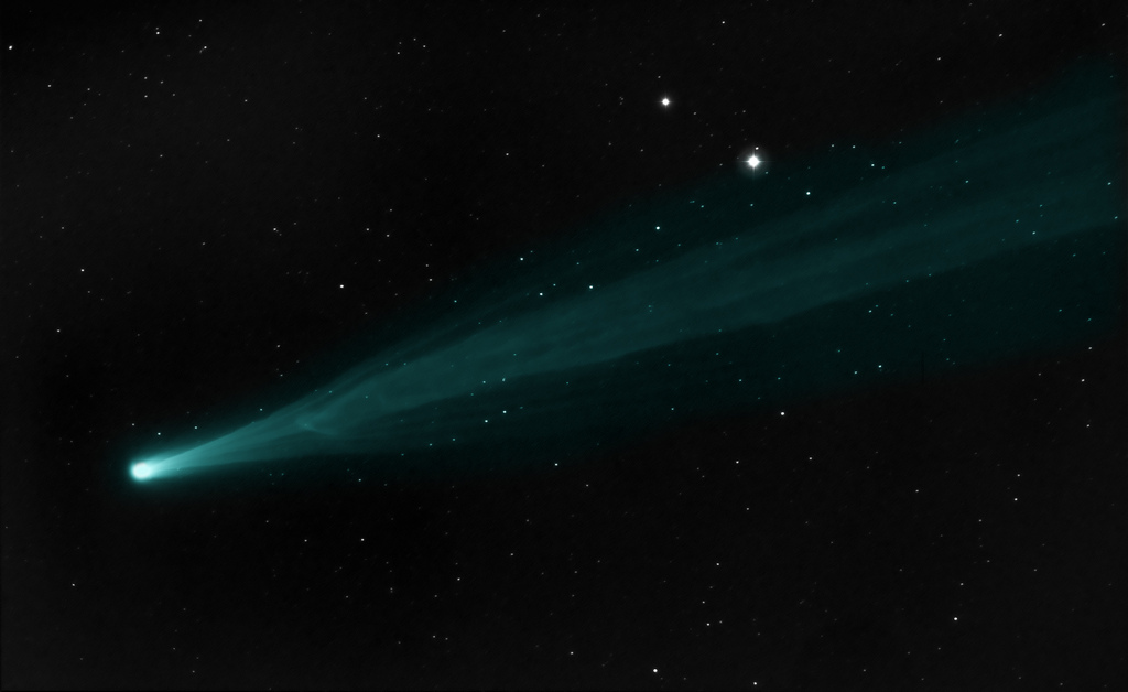 Большая Комета Года не перестает позировать 
