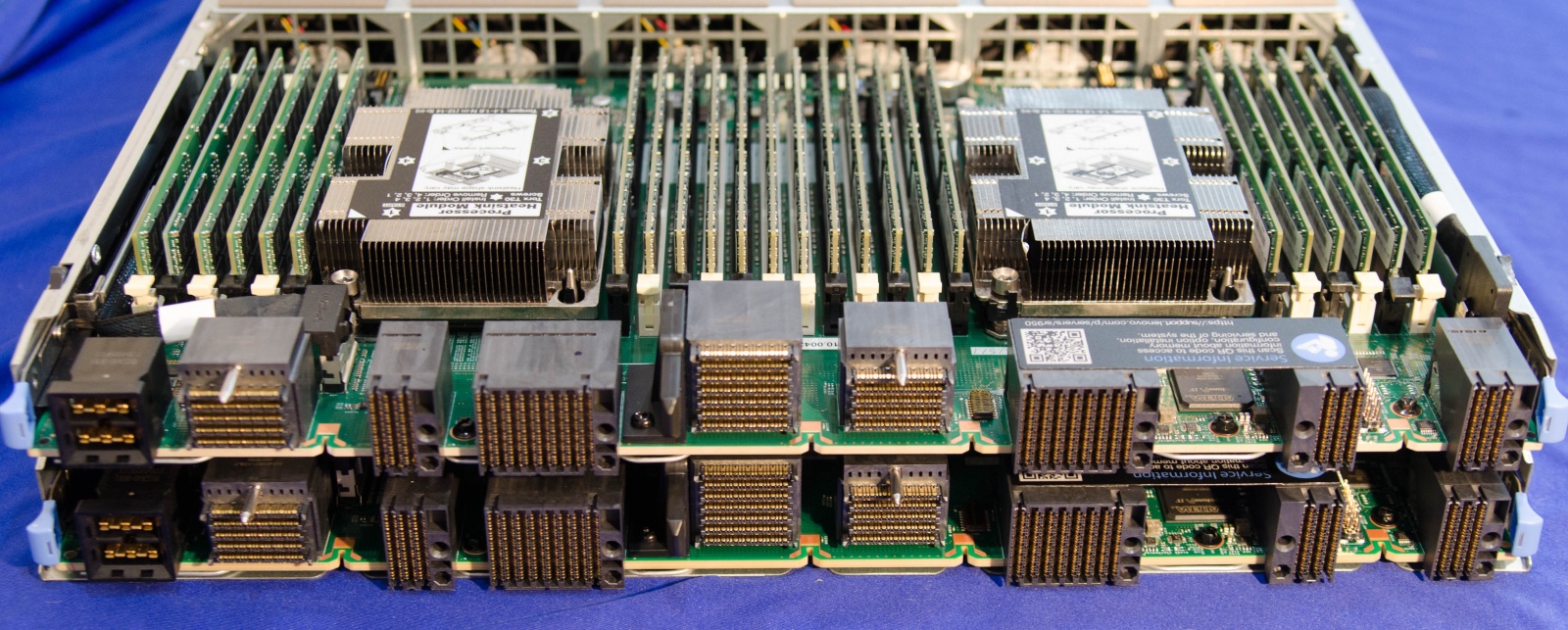 Производительный сервер Lenovo ThinkSystem SR950 для серьезных нагрузок