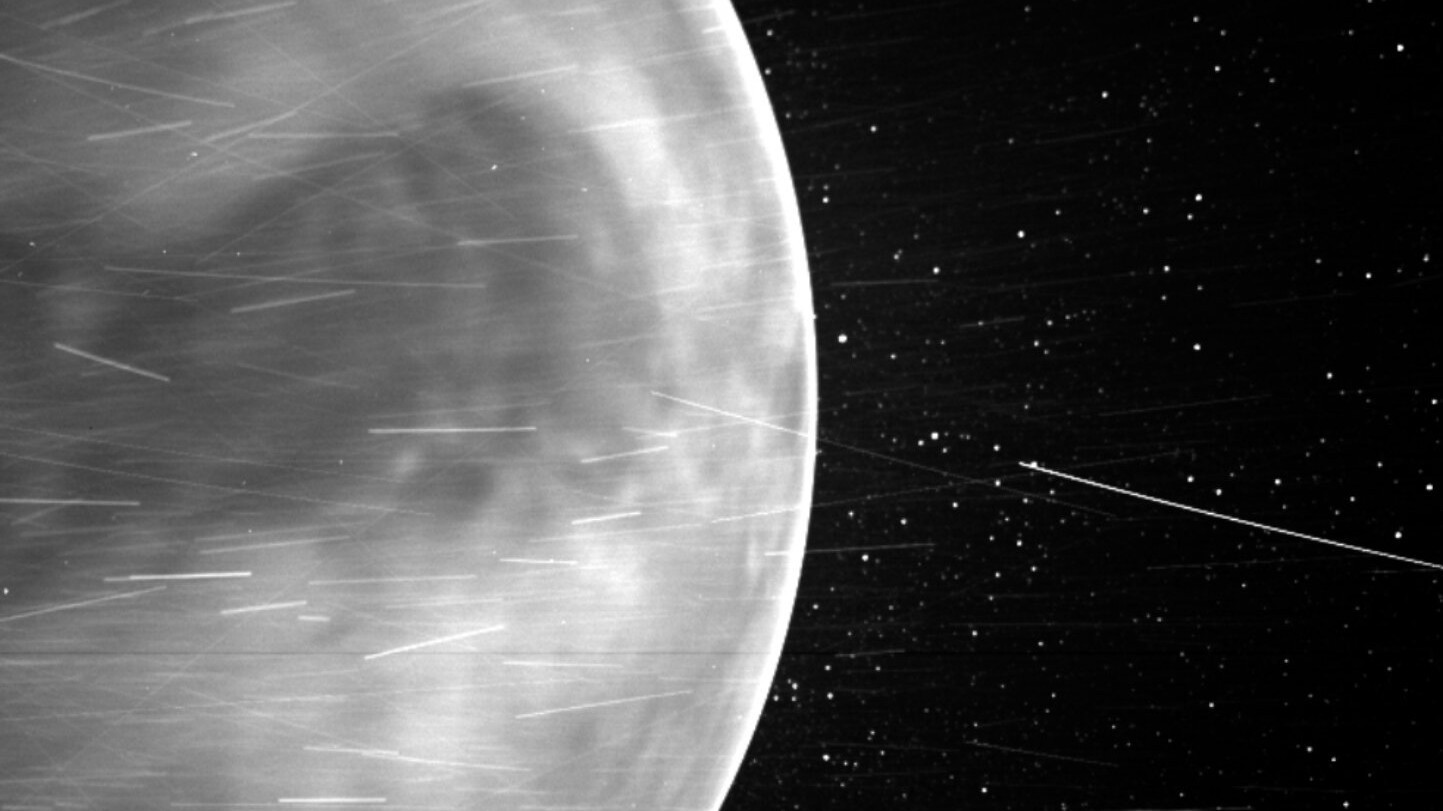 Зонд Паркер сделал первые снимки поверхности Венеры в видимом свете