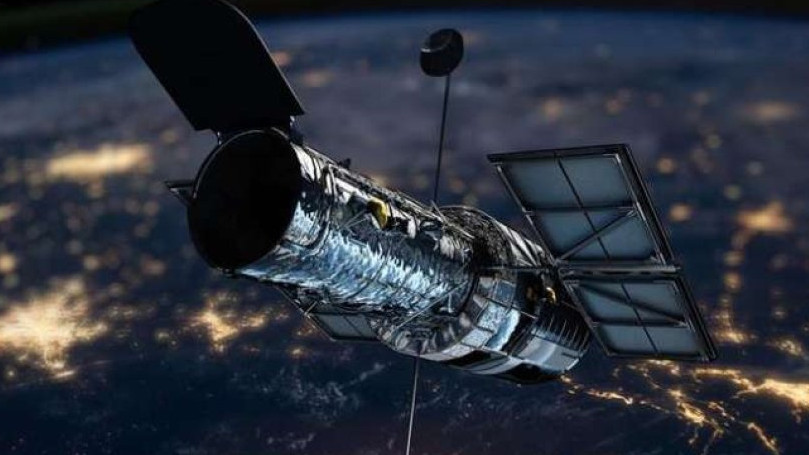 Проблема спутниковых следов, портящих изображения Хаббла, обостряется