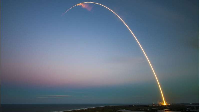 SpaceX попытается запустить самую мощную ракету в понедельник
